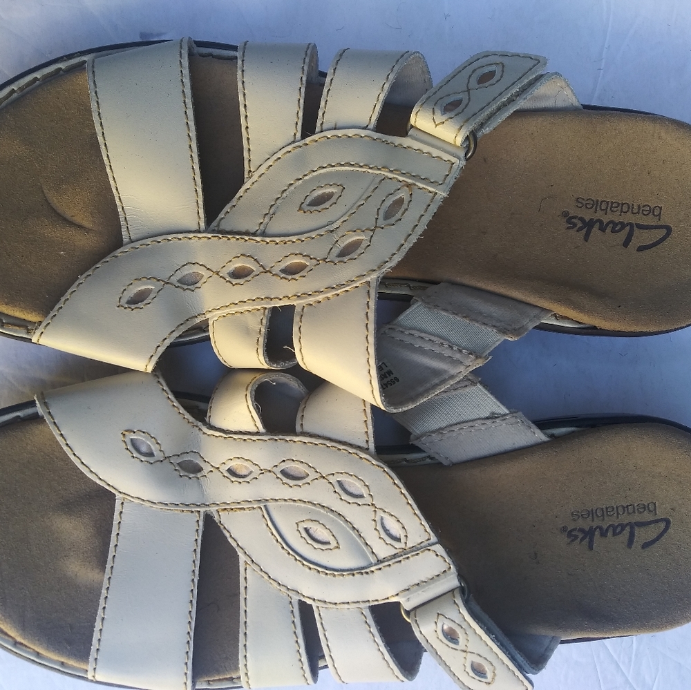 Clarks women 10 M Sandals
